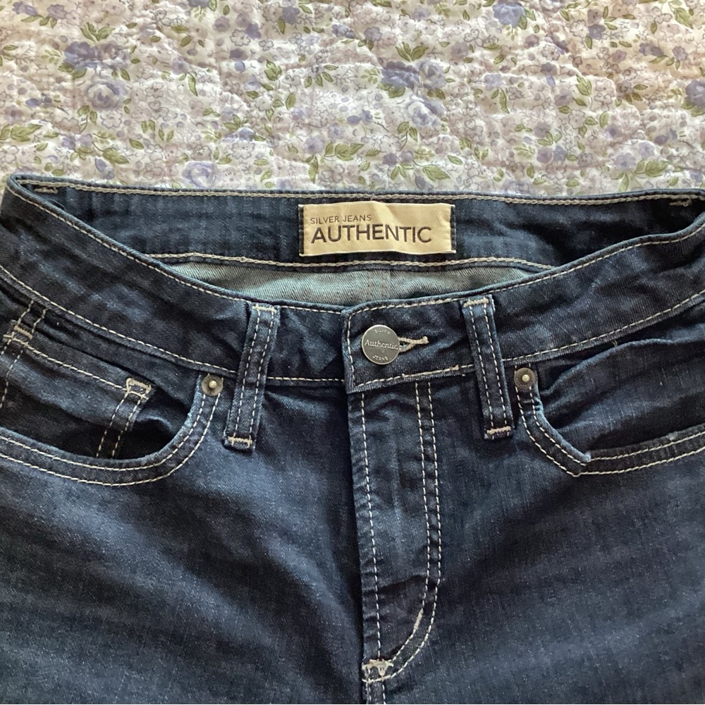 Women’s Silver Dark Blue Jeans. Size 8.   B8
